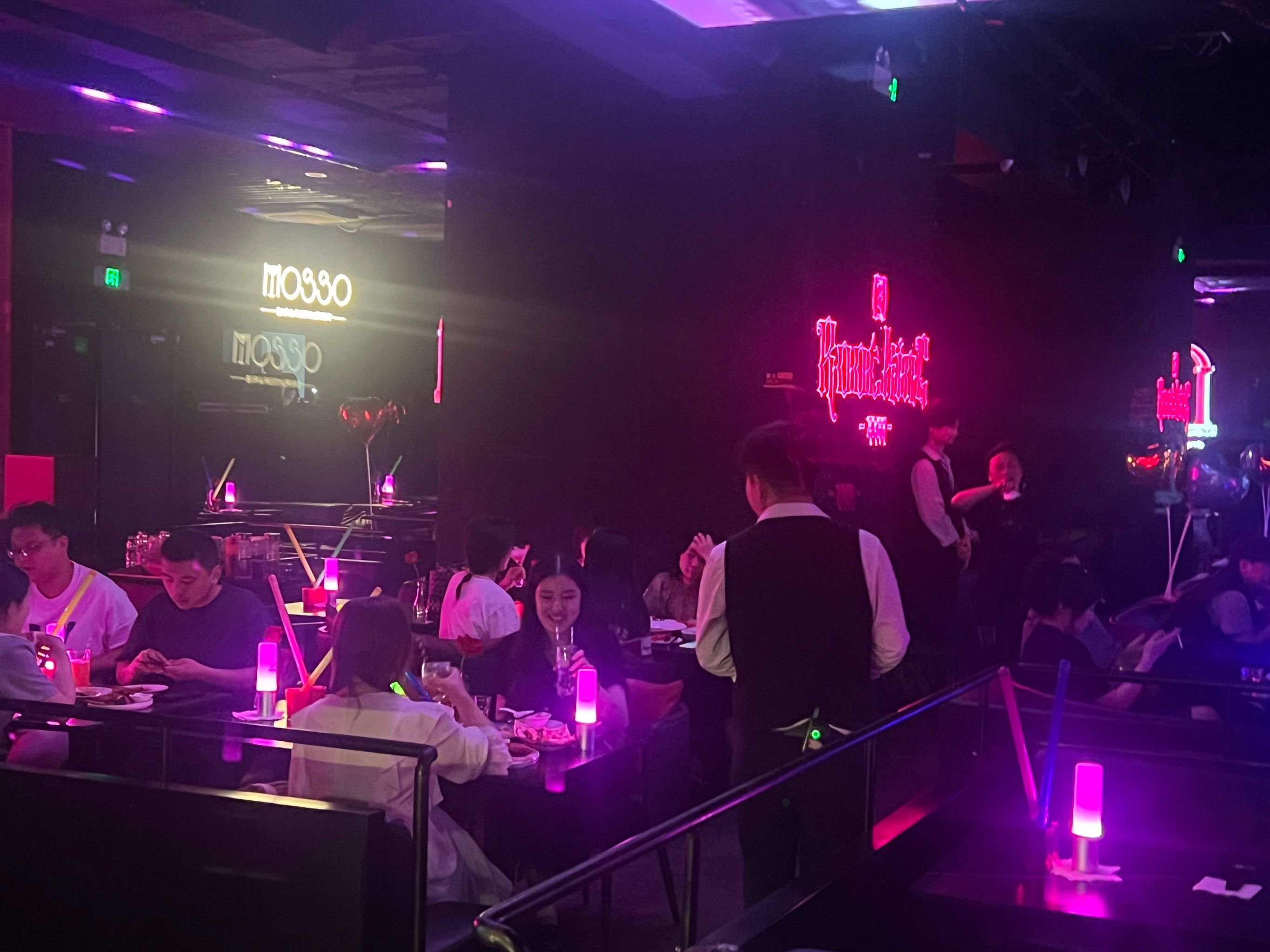 保山商务ktv中低端体验-龙陵县ktv预定